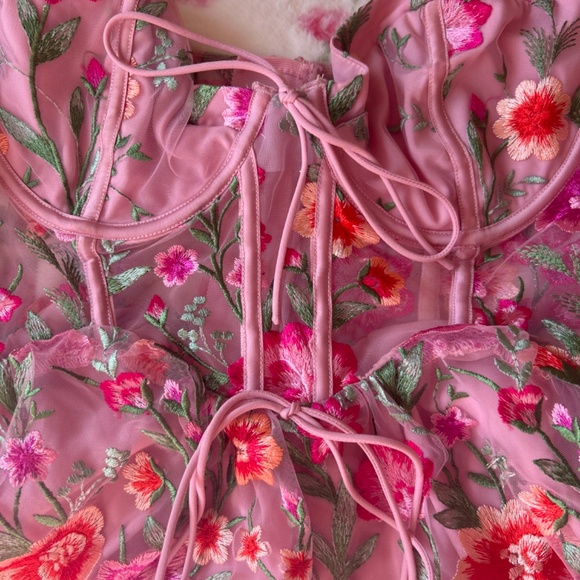 For love and lemons floral pink dress - Picture 3 of 9